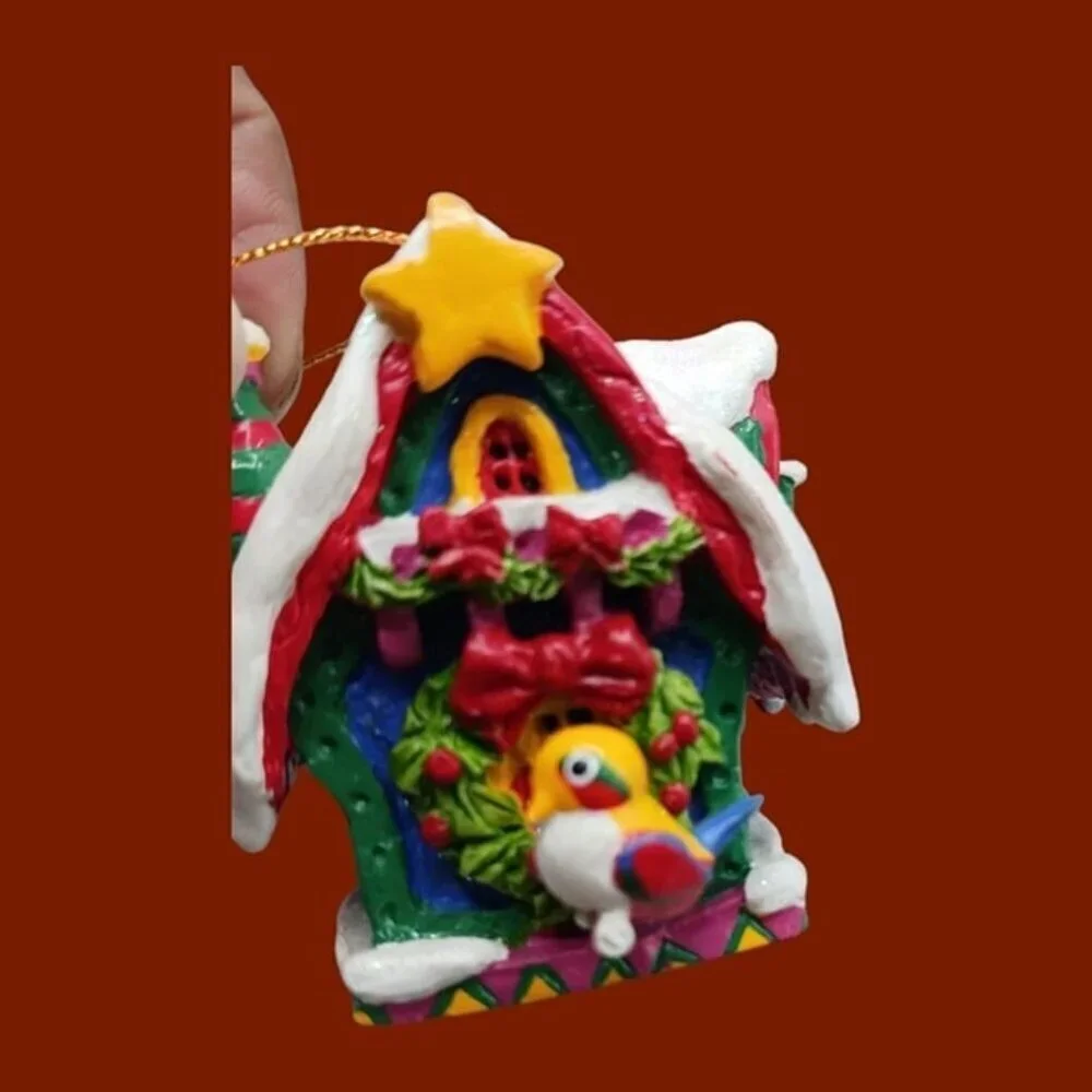 Christmas greeting ornament birdhouse